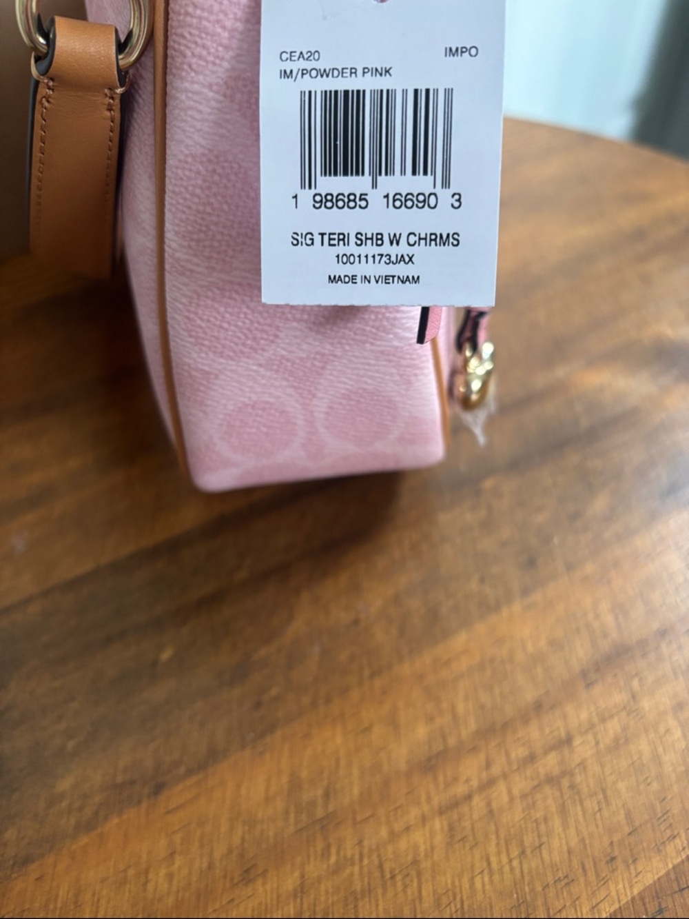Coach Powder Pink Teri
Shoulder Bag with Charms
NEW CEA20 - Picture 12 of 13
